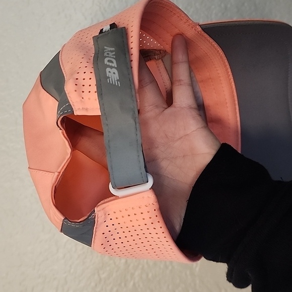 New Balance Laser Running Cap - Coral and Grey - Picture 4 of 8